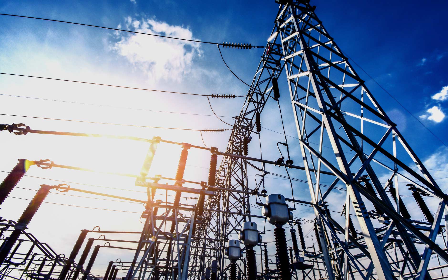 Painéis de proteção para subestações de energia e usinas geradoras